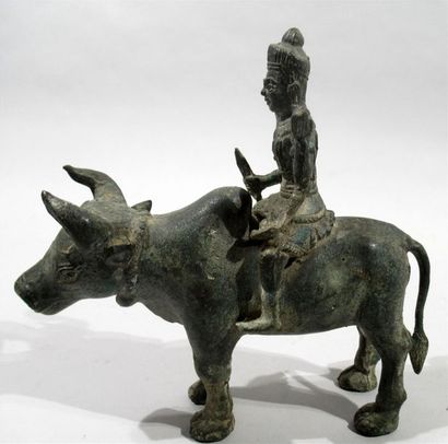 null SRI LANKA - "Divinité Hindoue sur le dos d'un buffle" - Epreuve en bronze à...