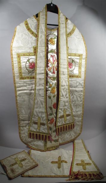 null Chasuble lithurgique, étole, manipule, voile de calice, fin XIXe siècle-début...