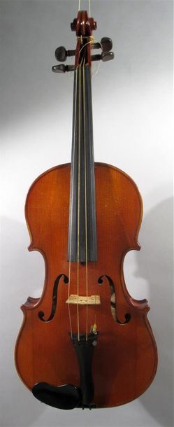 null Violon entier, la table en épicéa et le fond (double) en érable ondé - Porte...