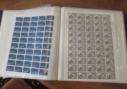 null Importante collection de 60 ans d'accumulation philatélique comprenant : timbres,...