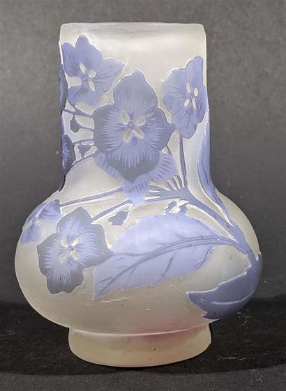 null Emile GALLE (1846-1904) - Vase in multilayer acid clear glass with blue petunias...