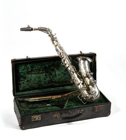 null STRASSER MARIGAUX LEMAIRE - Saxophone ténor modèle "Super 45" portant la marque...