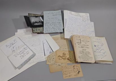 null Important collection of various handwritten autographs compiled in two notebooks...