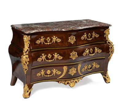 null IMPORTANT COMMODE TOMBEAU known as "with moustaches" in veneer of inlaid Rio...