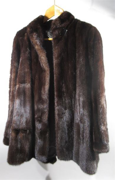 null WHITE Fox in SOISSONS - Woman's short coat in brown mink fur - Clawed - Size...