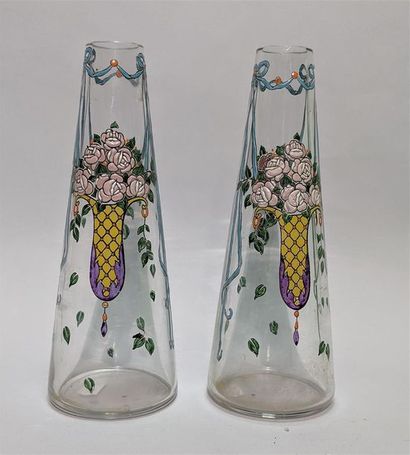 null LES VAPORISATEURS BACCARAT PARIS - "MF" - Paire de vases soliflores en cristal...