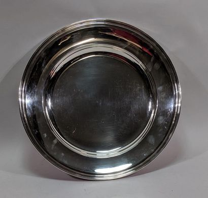 null CHRISTOFLE Round serving dish in silver plated metal. (Some stripes) Diam. :...