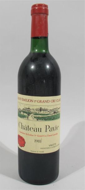 null Une bouteille de CHATEAU PAVIE Saint Emilion Premier Grand Cru VALETTE propriétaires...