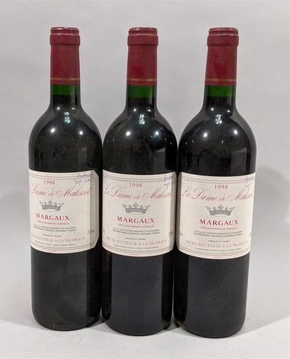 null 3 bouteilles de La dame de Malescot Margaux 1998. 