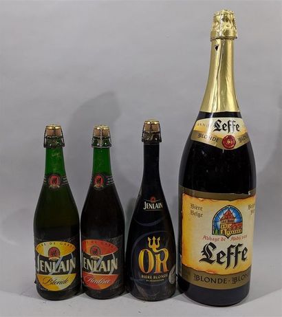null Lot comprenant : - une bouteille contenant 3 l de bière blonde LEFFE - 3 bouteilles...
