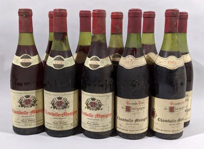 null 5 bouteilles de CHAMBOLLE MUGIGNY (rouge) 1973 5 bouteilles de CHAMBOLLE MUSIGNY...