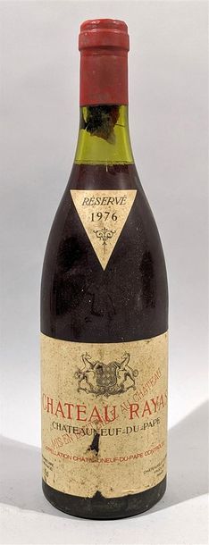 null 1 bouteille de CHATEAU RAYAS - Chateauneuf du Pape 1976 - J. REYNAUD propriétaire...