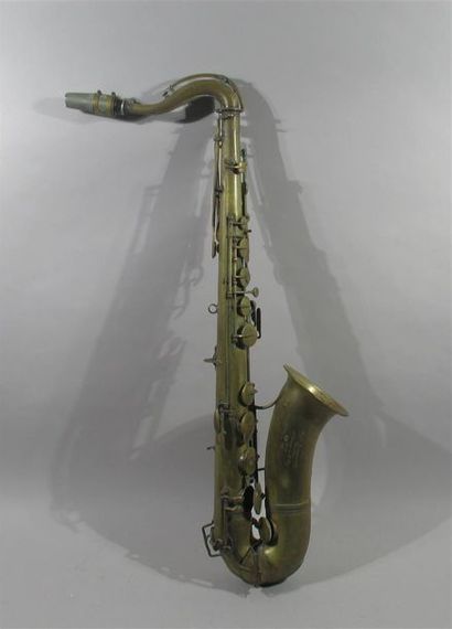 null BUFFET CRAMPON et CIE - Saxophone alto en laiton, le pavillon marqué "Buffet...