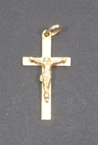 null Croix en or jaune 18 K (750/oo) ornée d'un Christ - Poids : 1,2 g