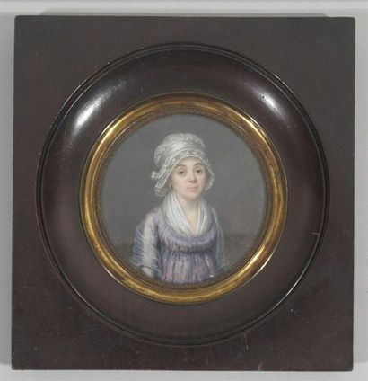 null Ecole française du XIXe siècle "Femme à la coiffe de dentelle" Miniature sur...