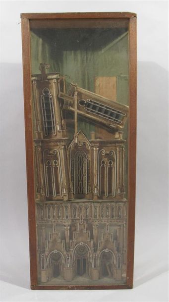 null Anonyme "Façade de cathédrale" Maquette diorama en bois, carton, papier, gouache....