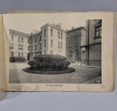 null Recueil intitulé "Collège de Compiègne" composé de photos de classe et de l'établissement...
