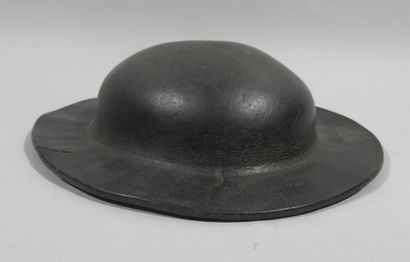 null Chapeau casque de mineur en cuir patiné noir - Diam min : 28,5 cm - Diam max...