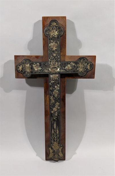 null Crucifix en placage de bois noirci et marqueterie de nacre - Epoque Napoléon...