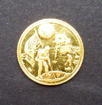 null An Apollo 11 Medal - Landing on the Moon in gold (999/00) 21/7/1969 - Weight:...