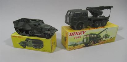 null DINKY TOYS
Lot comprenant :
- Camion militaire de dépannage Berliet - Réf :...