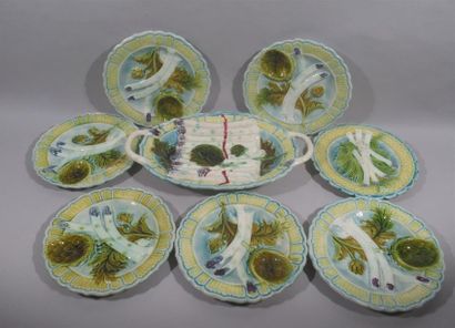 null SERVICE A ASPARAGUS in earthenware and polychrome slip with asparagus and artichokes...