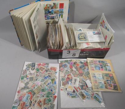 null Lot de timbres comprenant timbres francais, étrangers, premiers jours et documents...