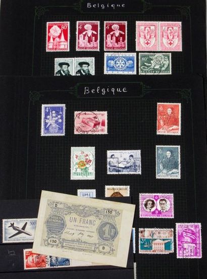 null LOT DE TIMBRES comprenant 320 timbres neufs et oblitérés italiens (1935-1970),...