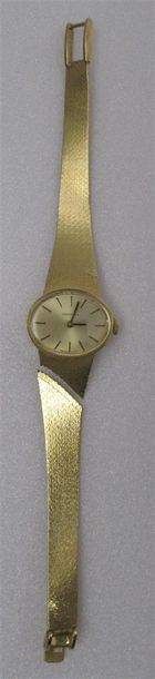 null CERTINA - Montre bracelet de dame en or jaune 18 K (750/oo), le cadran ovale...