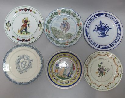 null ENSEMBEL DE 6 ASSIETTES DECORATIVES EN FAIENCE dont une marquée BERNIER 176...