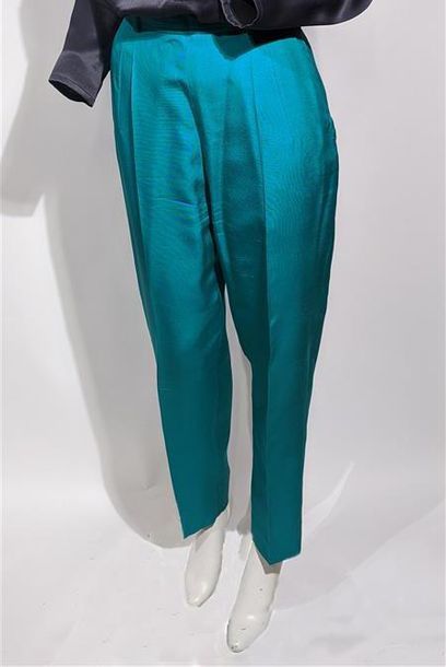 null YVES SAINT-LAURENT Rive Gauche
Pantalon en soie turquoise (T40)