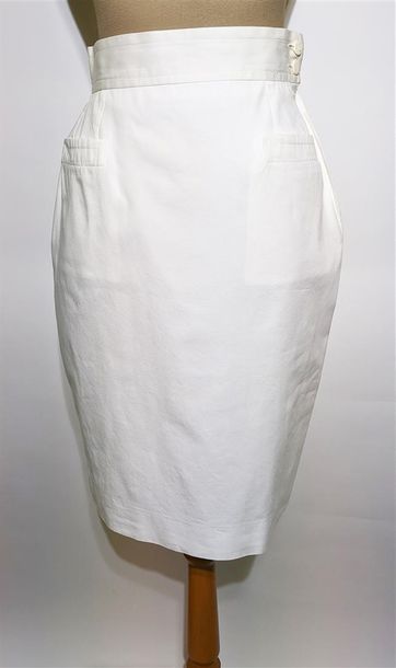 null GEORGES RECH
Tailleur jupe blanc, taille 38 