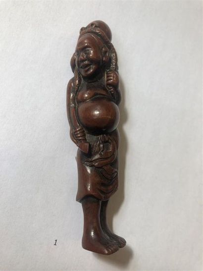 null Rare netsuke en buis d'un pêcheur d'Awabi tenant un couteau, sortant de la mer...