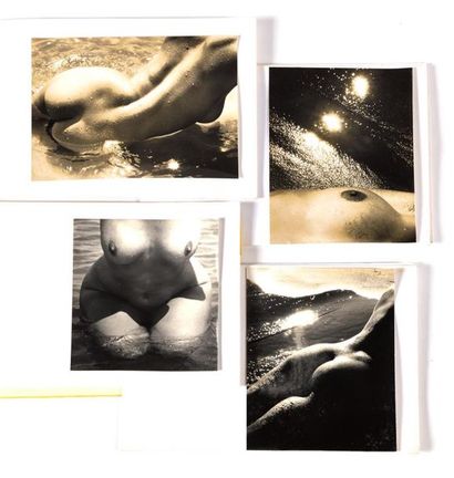 null Lucien CLERGUE (né en 1934)
Onze nus, 1967 
Plaquette contenant 11 épreuves...