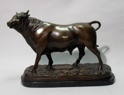 null Isidore BONHEUR (d'après)
"Le taureau"
Epreuve en bronze à patine mordorée,...