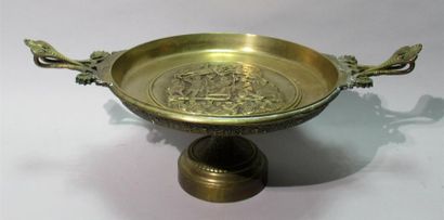 null Auguste-Maximilien DELAFONTAINE (1813-1892) 
Coupe à anses en bronze à décor...