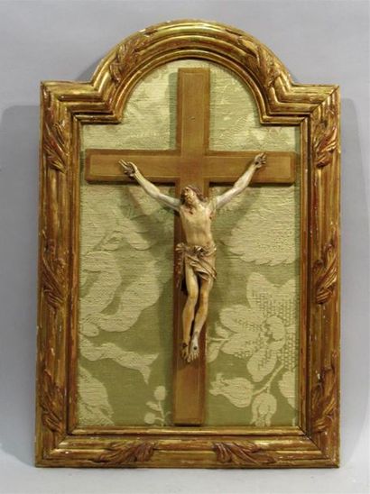 null Crucifix en ivoire sculpté, XIXe siècle
(restaurations)
Monté sur panneau dans...