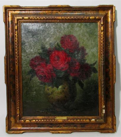 null P. PERRETTE (XIX-XX)
Bouquet de roses rouges
Huile sur toile signée en bas à...