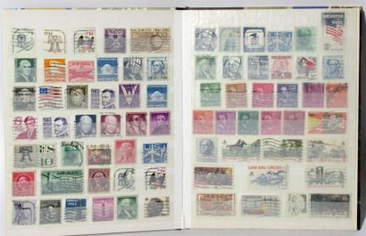 null Lot de timbres étrangers neufs et oblitérés, contenus dans 6 classeurs.