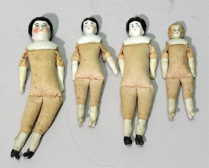 null Ensemble de 4 petites poupées type parian, têtes et membres en biscuit, corps...