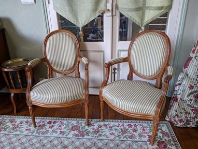 null PAIR OF FALLS and A CHAIR with a medallion backrest in beechwood with patina...