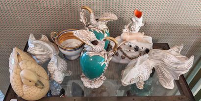 null LOT of knick-knacks composed of a pair of porcelain ewers, the handle and the...