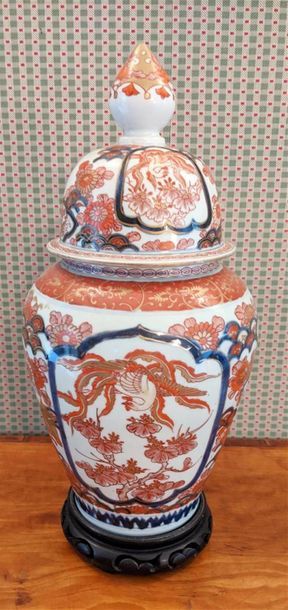null Covered porcelain vase with imari decoration red blue and gold birds in reserve...