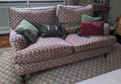 null Two-seater sofa in turned wood with green and red leaf pattern cushions (worn)
80...