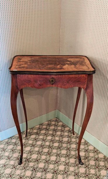 null SMALL LIVING ROOM TABLE in veneer wood opening to a drawer in belt 
Louis XV...