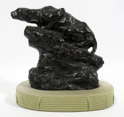 null John Macallan SWAN (1846-1910)
"Panthère sur un rocher"
Bronze à patine brun...