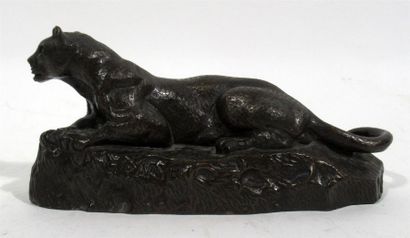 null Antoine-Louis BARYE (d'après)
"Lionne couchée"
Epreuve en bronze à patine brune,...