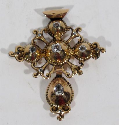 null Pendentif croix de Saint-Lô en or (750e), ornée de pierres blanches, poids :...
