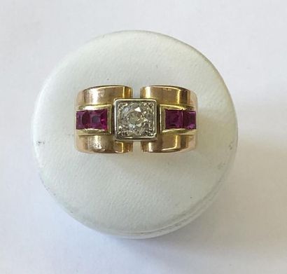 null BAGUE TANK en or jaune et rose 18K (750/°°) sertie d'un diamant de taille ancienne...