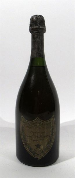 null 1 bottle of champagne cuvée Dom Pérignon 1969
(Label rubbed)